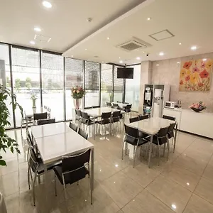 Reve Business Motel